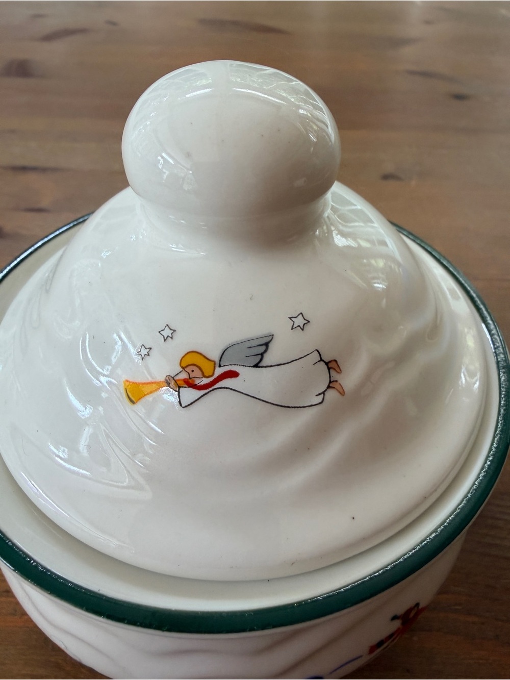 Pfaltzgraff Snow Village Cream Ceramic Holiday Snowman Bowl with Green Rim & Lid - Picture 14 of 16
